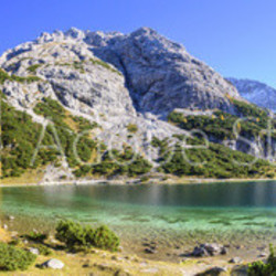 herrlicher Bergsee in den Tiroler Alpen