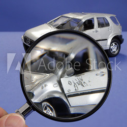 Symbolfoto fuer die Begutachtung eines Unfallfahrzeuges