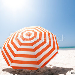 Gestreifter Sonnenschirm