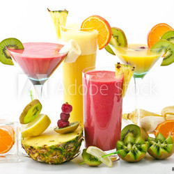 Genuss pur: Sommerlich-frische Smoothies mit Früchten