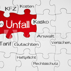 Puzzle in Rot mit Unfall