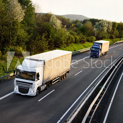 LKW auf der Autobahn 3