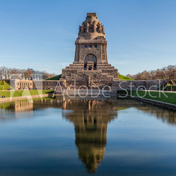 Völkerschlachtdenkmal zu Leipzig im Herbst